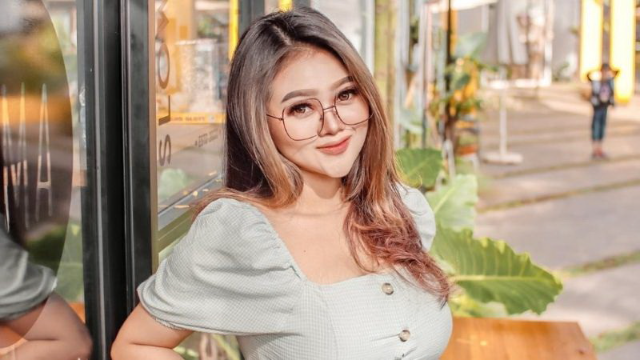 Olivia Noor: Potret Multitalenta dari Dunia Dangdut ke Panggung Digital